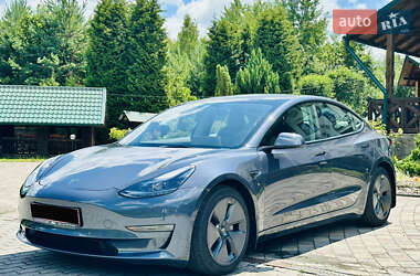 Седан Tesla Model 3 2022 в 