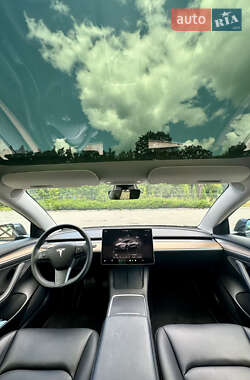 Седан Tesla Model 3 2022 в 