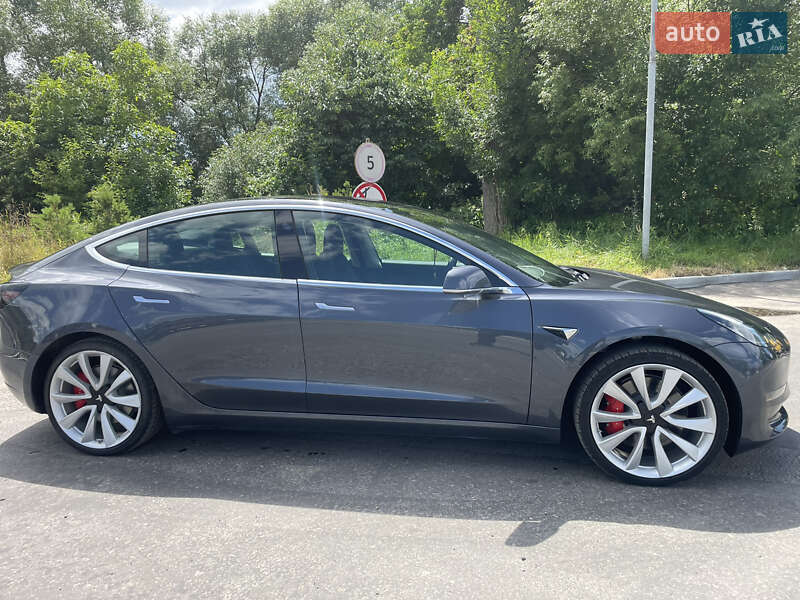 Седан Tesla Model 3 2019 в 