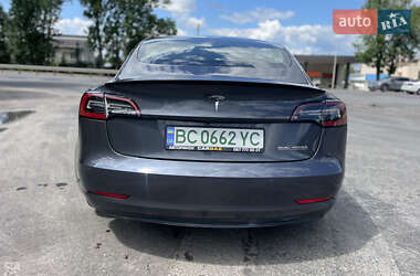 Седан Tesla Model 3 2019 в 
