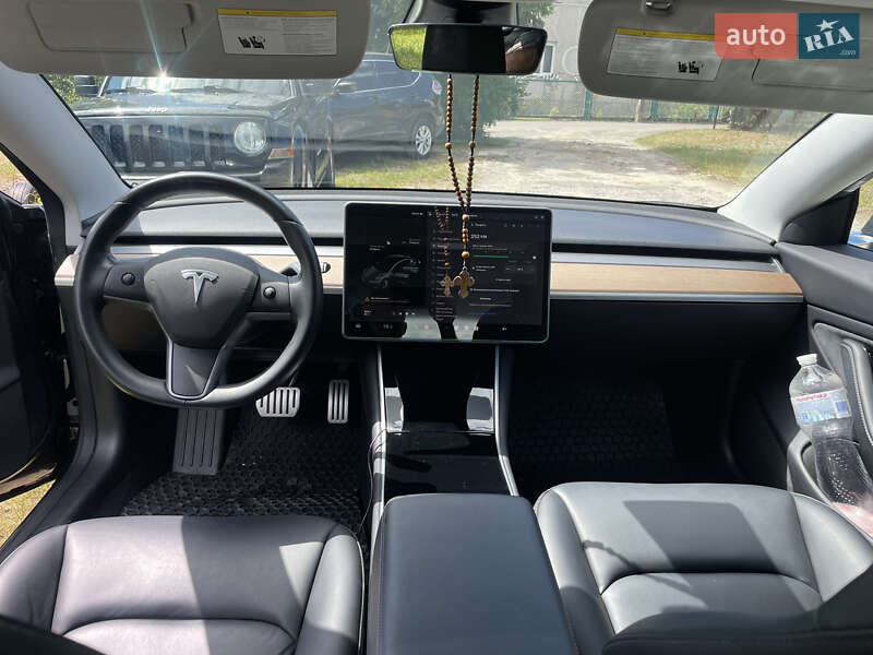 Седан Tesla Model 3 2019 в Львове фото 29 Седан Tesla Model 3 2019 в Львове
