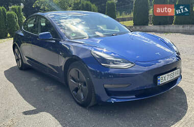 Седан Tesla Model 3 2021 в 