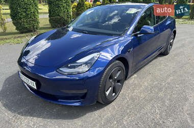 Седан Tesla Model 3 2021 в 