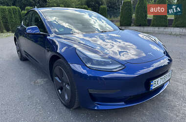 Седан Tesla Model 3 2021 в 
