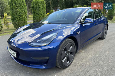 Седан Tesla Model 3 2021 в 