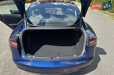 Седан Tesla Model 3 2021 в 