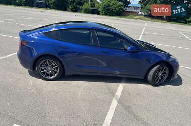 Седан Tesla Model 3 2022 в 