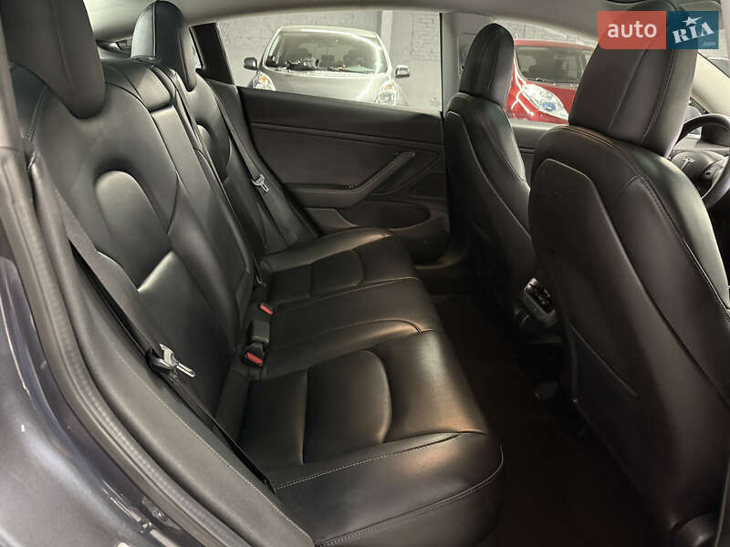 Седан Tesla Model 3 2019 в Владимире