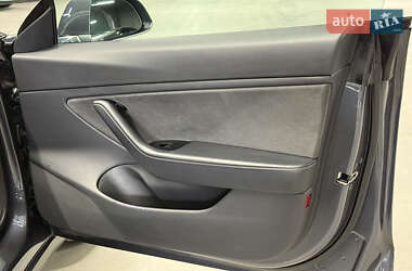 Седан Tesla Model 3 2019 в 