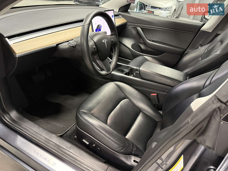 Седан Tesla Model 3 2019 в Владимире