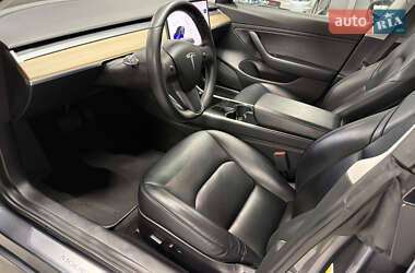 Седан Tesla Model 3 2019 в 
