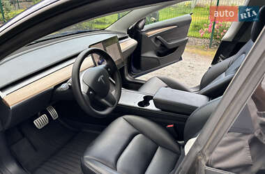 Седан Tesla Model 3 2022 в 