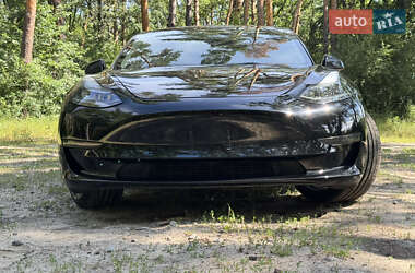 Седан Tesla Model 3 2023 в 