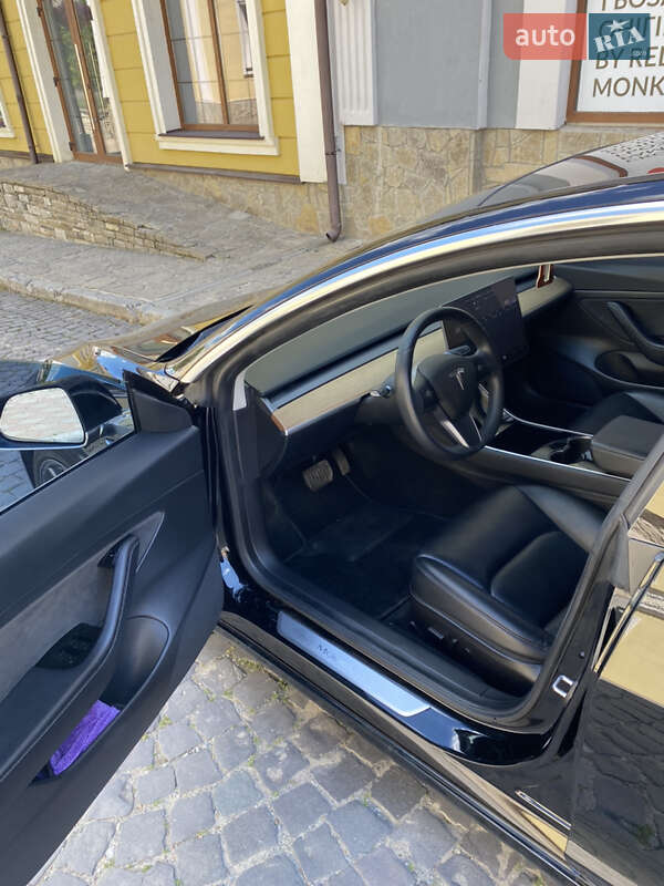 Седан Tesla Model 3 2020 в Кам'янець-Подільському