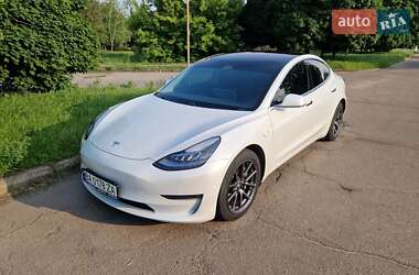 Седан Tesla Model 3 2019 в 