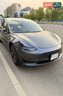 Седан Tesla Model 3 2019 в 