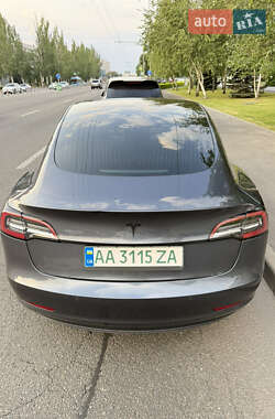 Седан Tesla Model 3 2019 в 