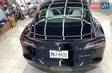Седан Tesla Model 3 2020 в 