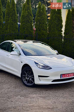 Седан Tesla Model 3 2019 в Трускавце