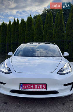 Седан Tesla Model 3 2019 в Дрогобыче