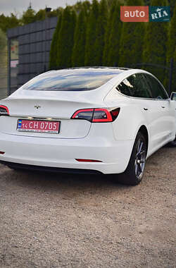 Седан Tesla Model 3 2019 в Дрогобыче