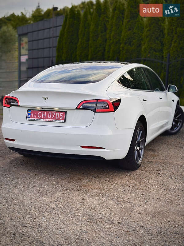 Седан Tesla Model 3 2019 в Бориславі