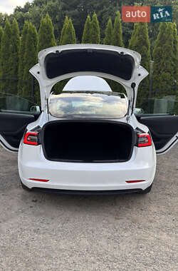 Седан Tesla Model 3 2019 в 