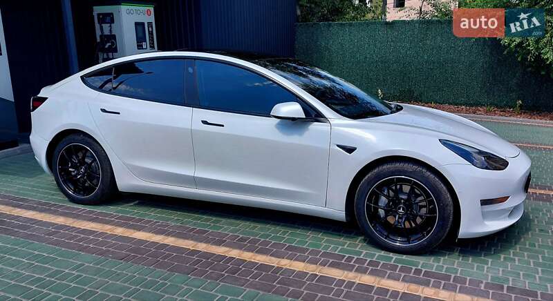 Седан Tesla Model 3 2022 в Дніпрі