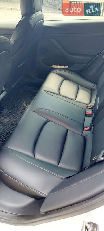 Седан Tesla Model 3 2022 в Дніпрі