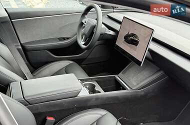 Седан Tesla Model 3 2024 в 