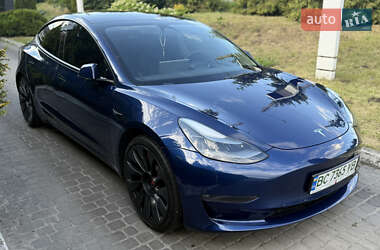 Седан Tesla Model 3 2022 в 