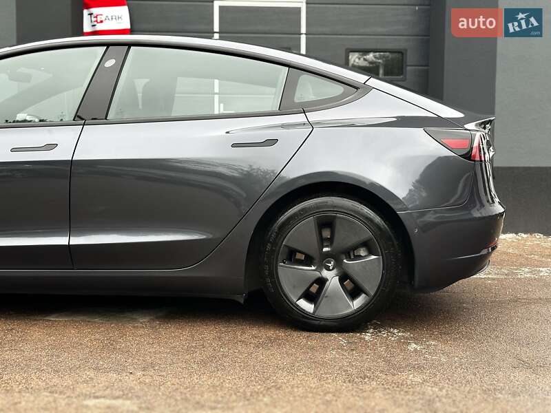 Седан Tesla Model 3 2021 в Києві