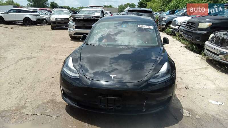 Седан Tesla Model 3 2021 в Львові