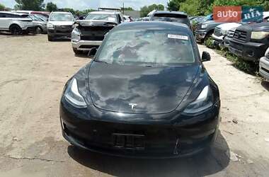 Седан Tesla Model 3 2021 в 