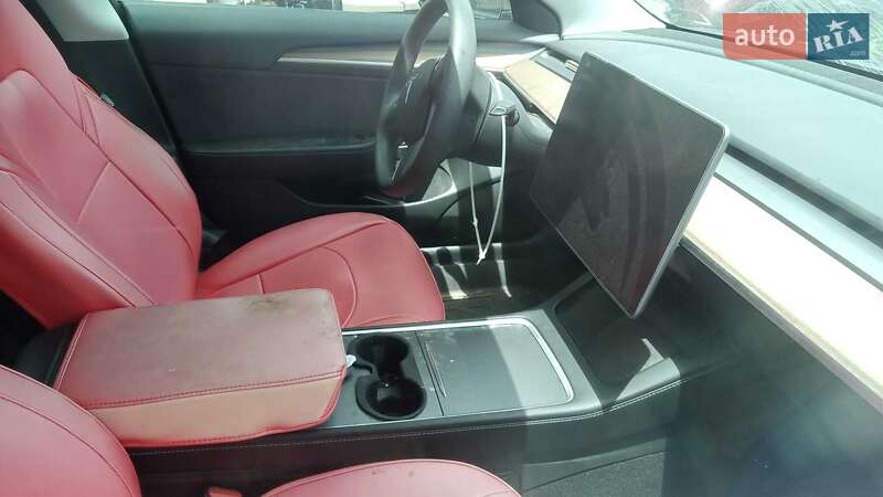 Седан Tesla Model 3 2021 в Львові