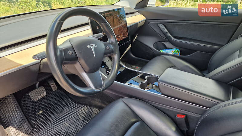 Седан Tesla Model 3 2018 в Киеве