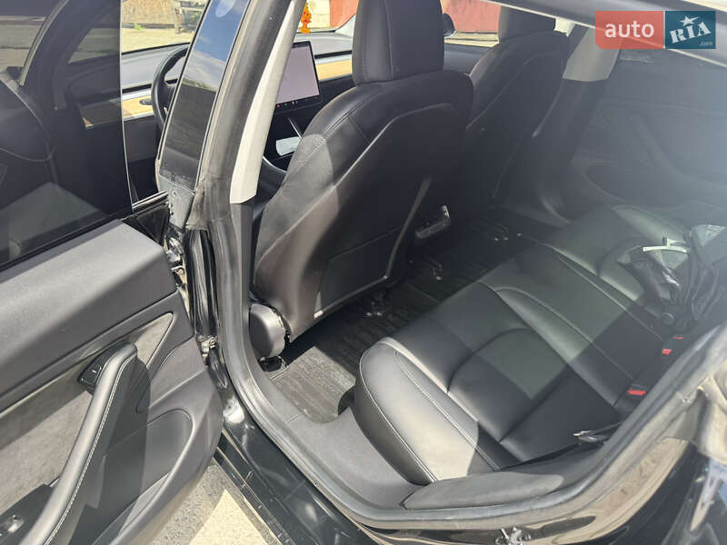 Седан Tesla Model 3 2019 в Шепетівці