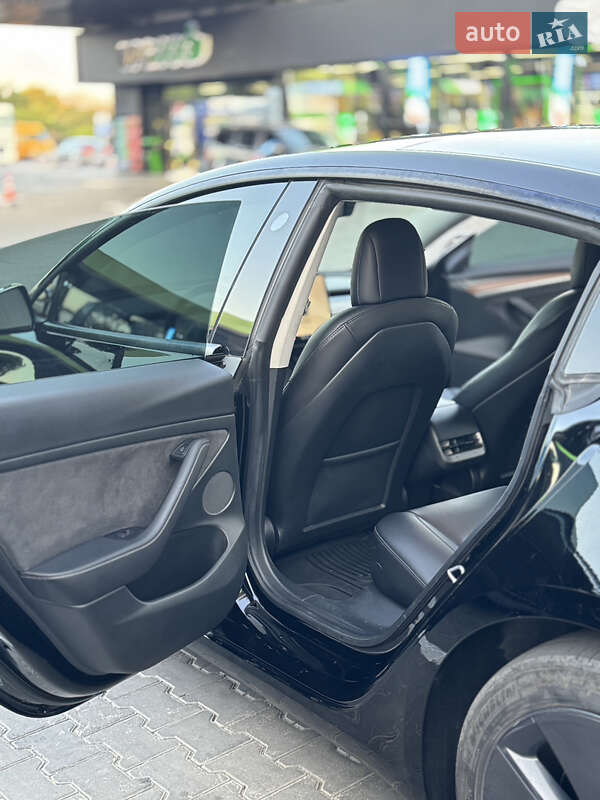 Седан Tesla Model 3 2022 в Одесі