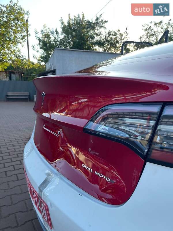 Седан Tesla Model 3 2021 в Кривом Роге