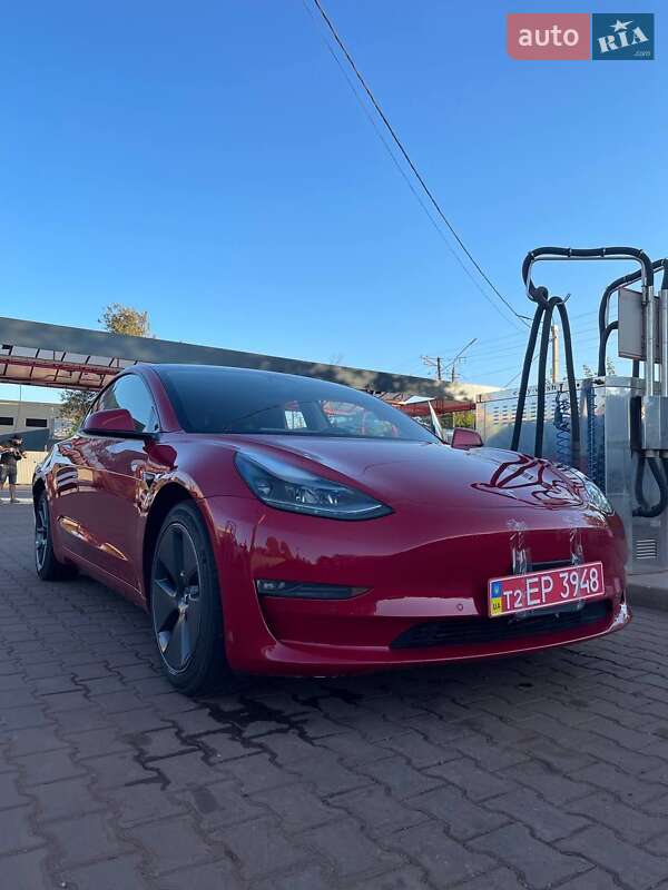 Tesla Model 3 2021