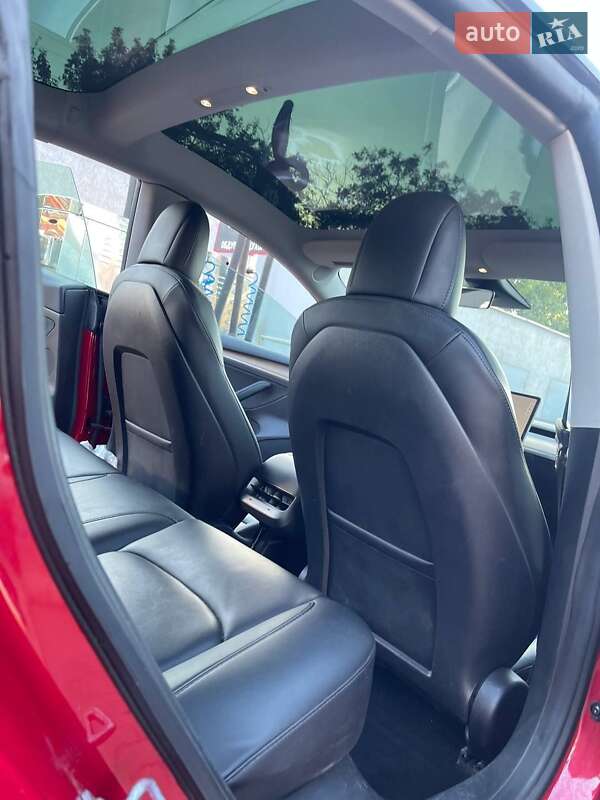 Седан Tesla Model 3 2021 в Кривом Роге
