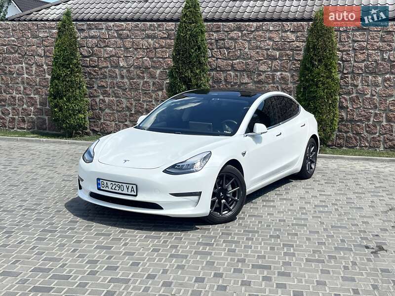 Tesla Model 3 2020