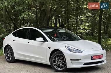 Седан Tesla Model 3 2023 в 