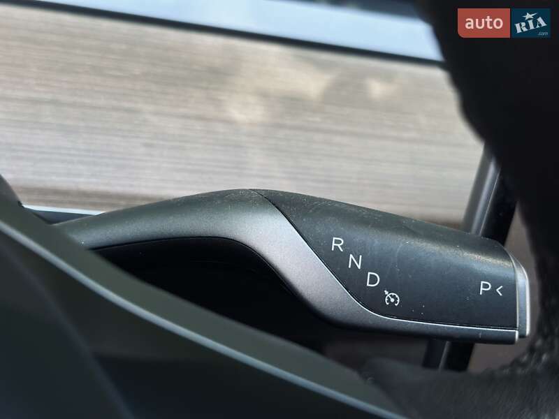 Седан Tesla Model 3 2023 в Дрогобыче