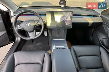 Седан Tesla Model 3 2021 в 
