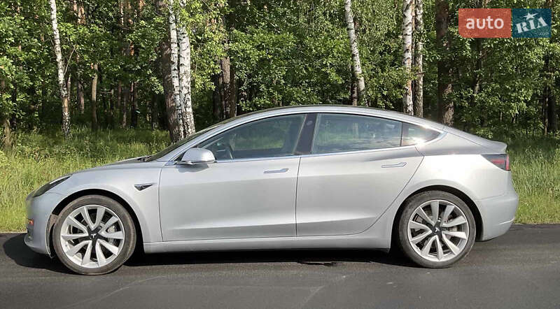 Седан Tesla Model 3 2018 в Киеве