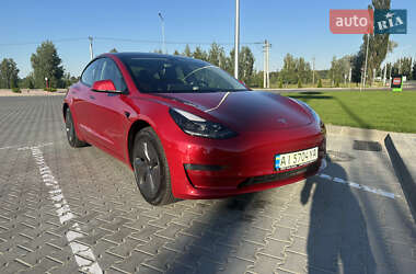 Седан Tesla Model 3 2022 в 