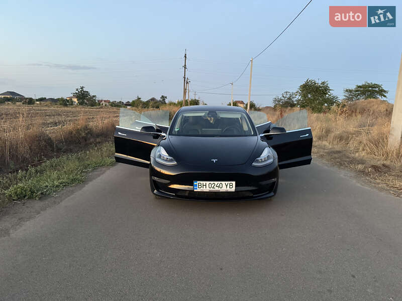 Седан Tesla Model 3 2019 в Одесі