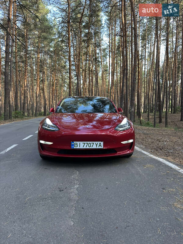 Седан Tesla Model 3 2018 в 