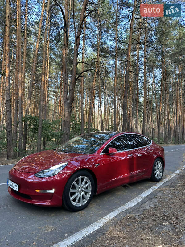 Седан Tesla Model 3 2018 в Полтаві